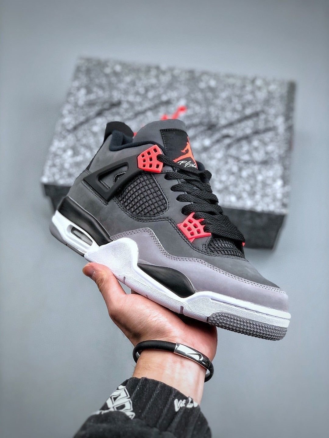 Jordans Retro 4 - Midknight Navy Edition