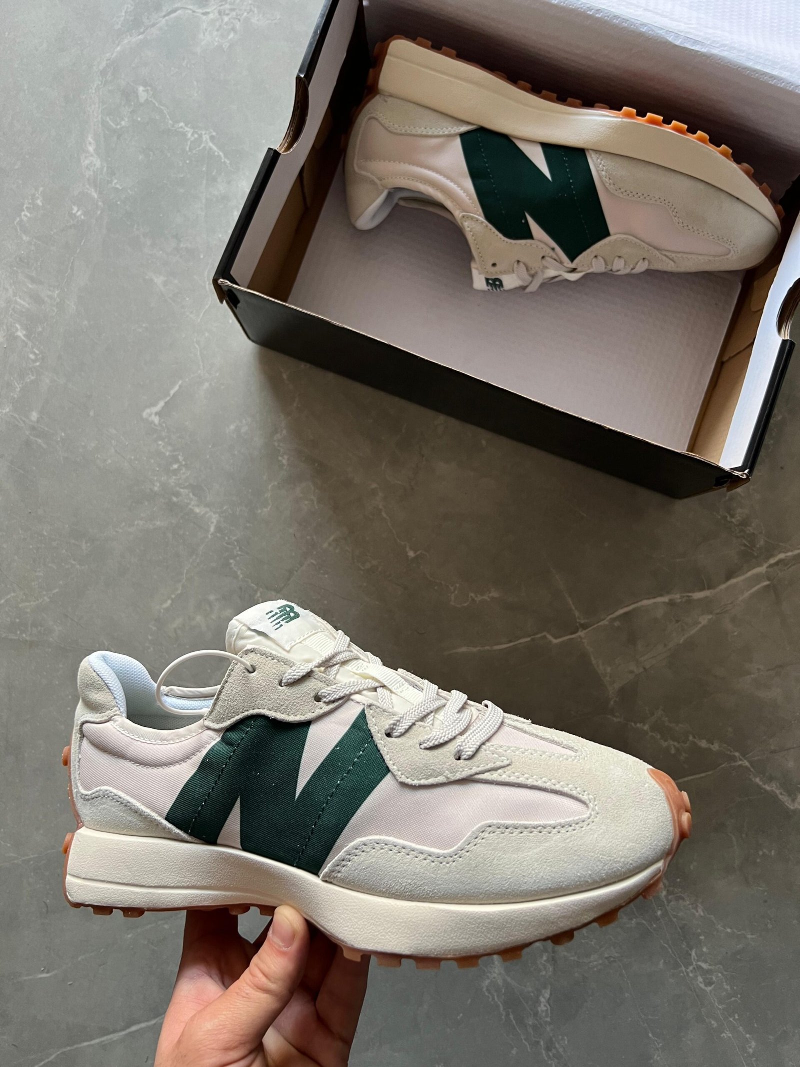 New Balance 327 - 7A sneakers New Balance 327 - 7A sneakers