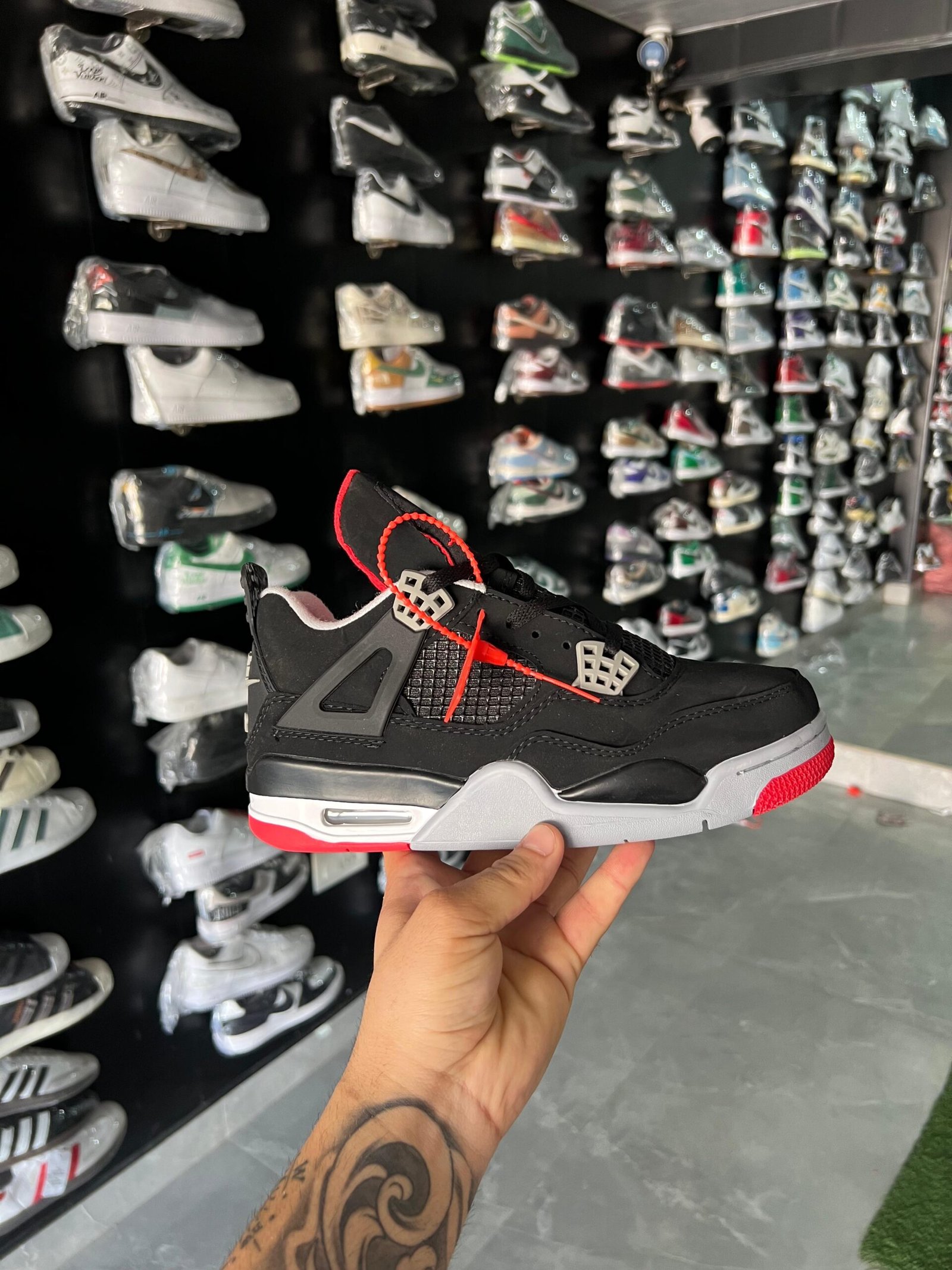 Branded Jordan Retro 4 1st Copy (Black)