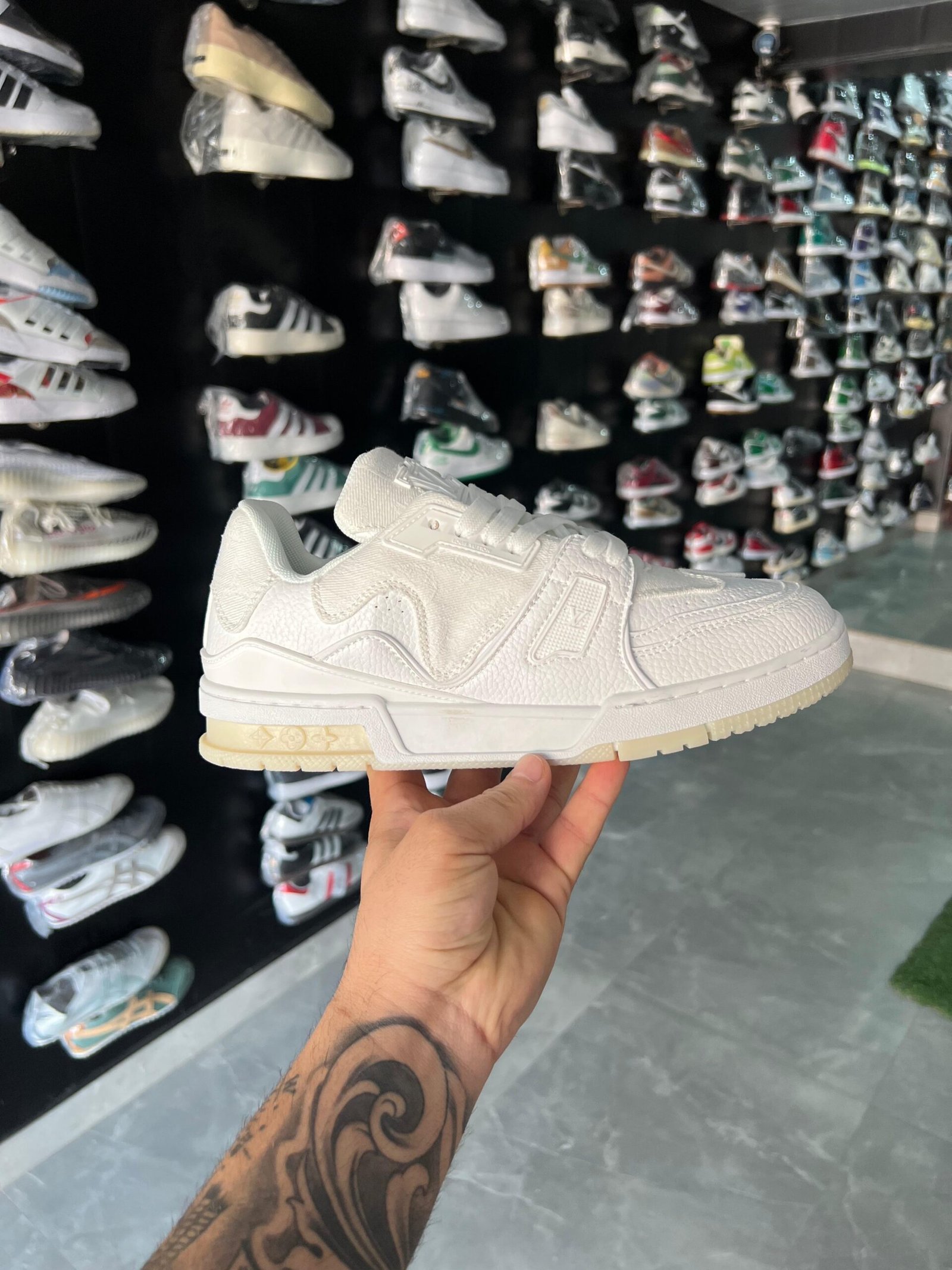 Branded LV Sneaker 1st Copy Shoes (White)