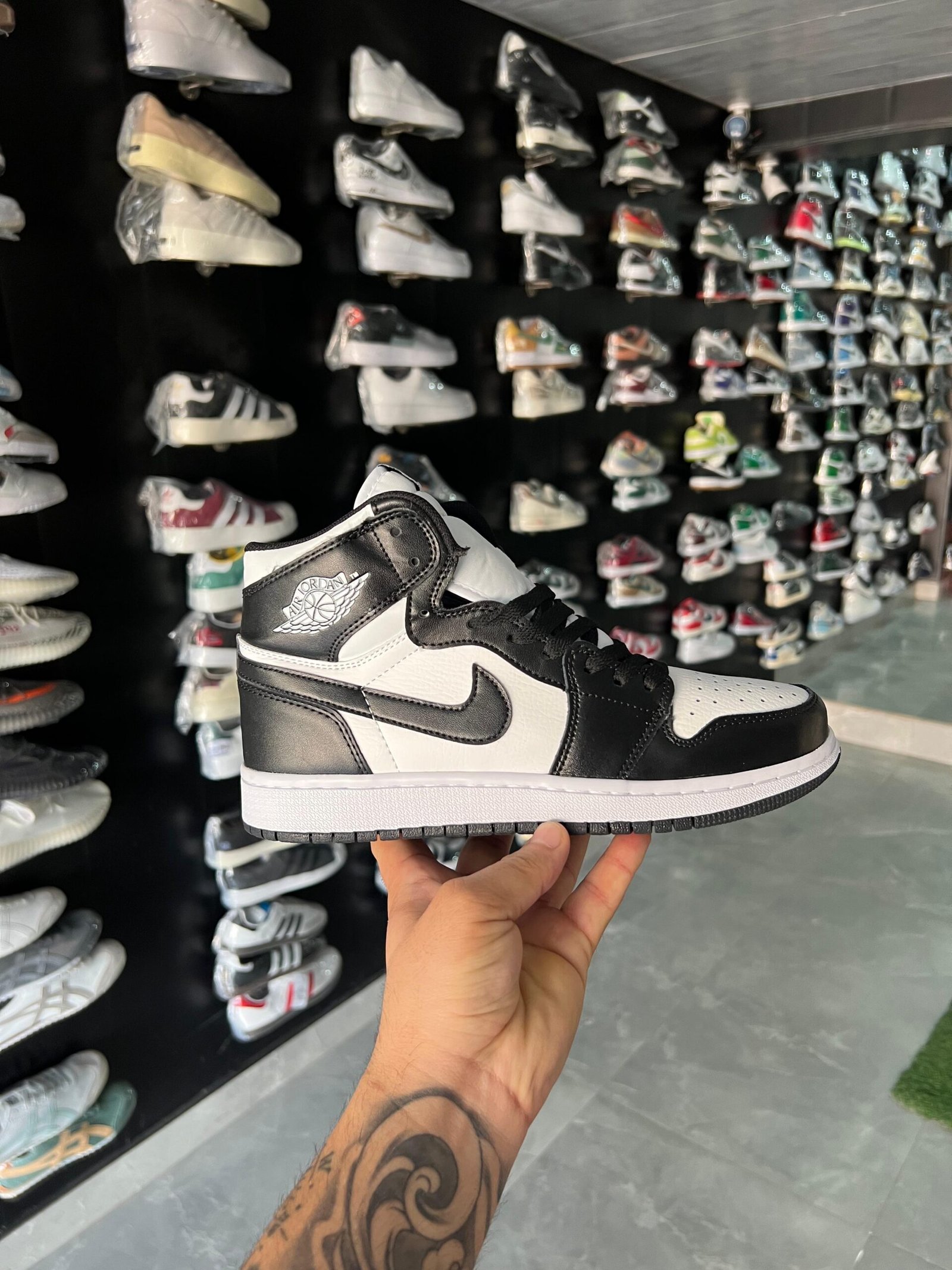 IMG-20240601-WA0538 Branded Nike Air Jordan 1 First Copy Shoes (Black)