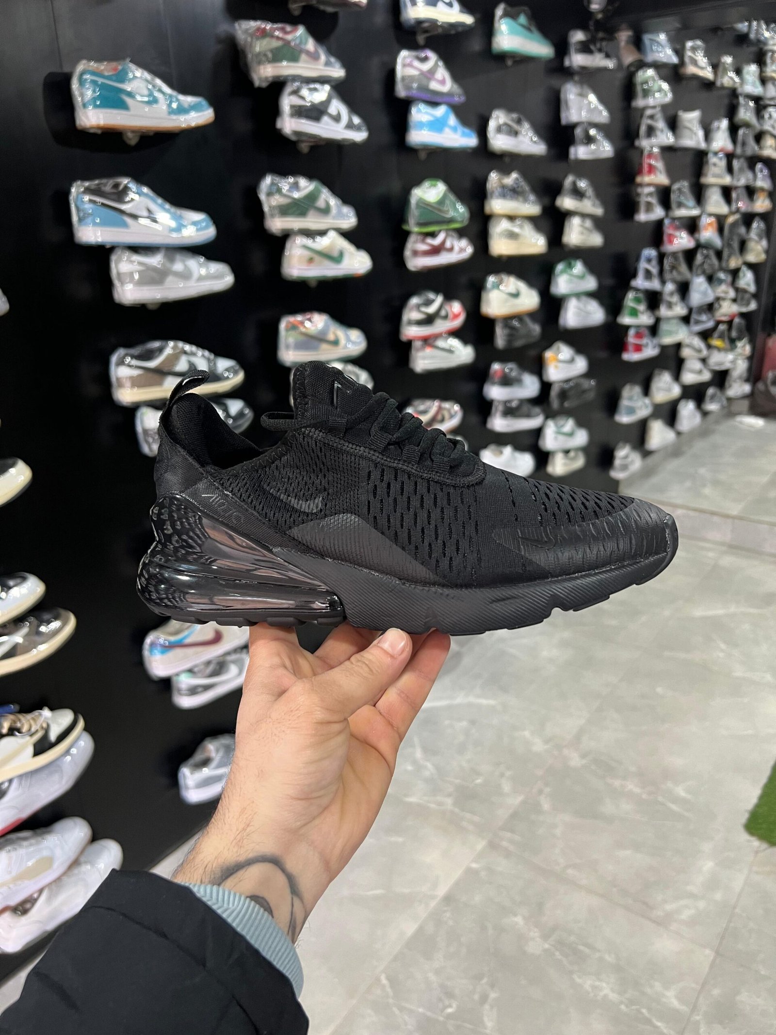 Branded Nike AirMax 270 First Copy Shoes (Black)