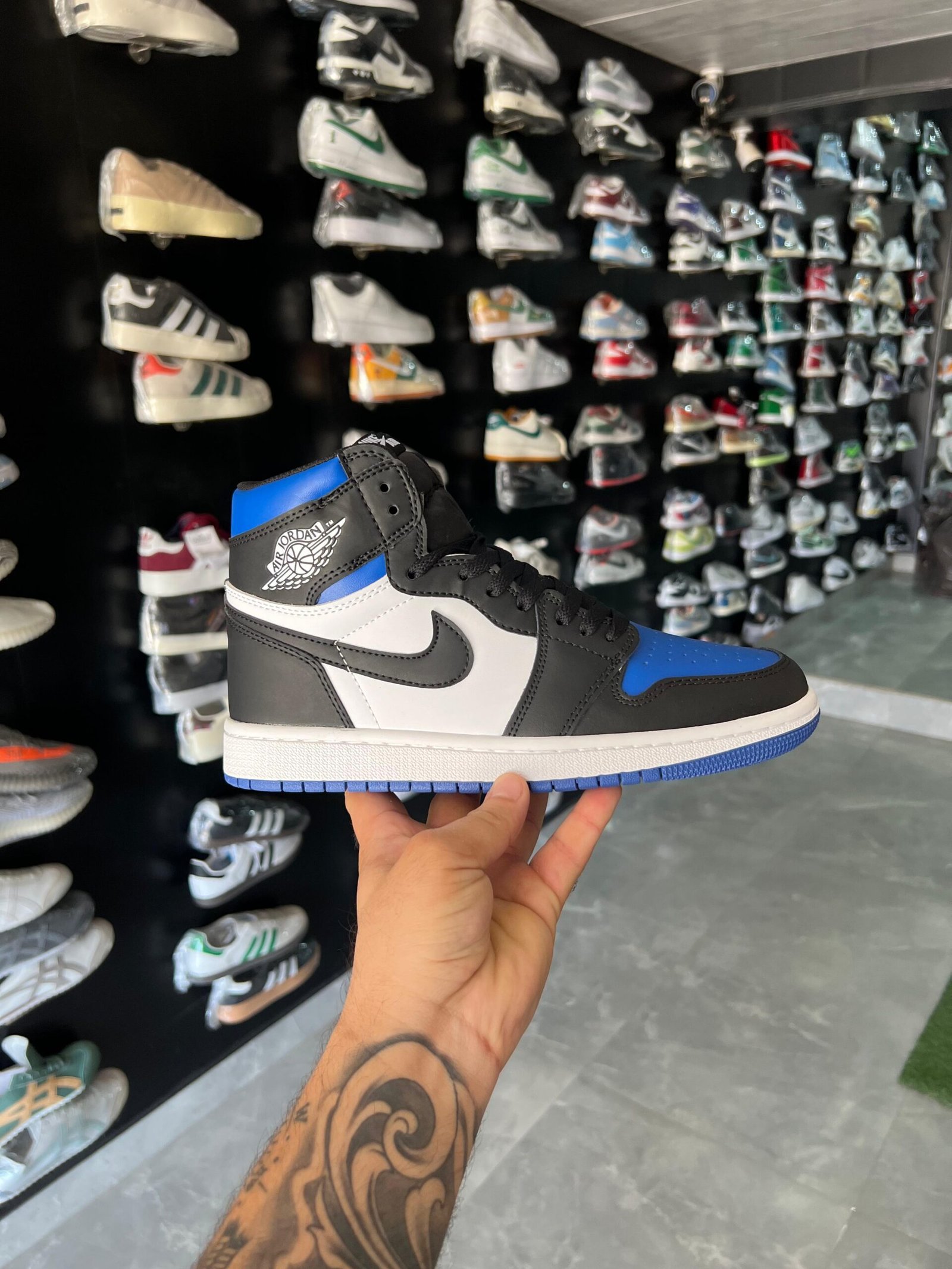 Branded Nike Air Jordan 1 Royal Toe 1st Copy Shoes