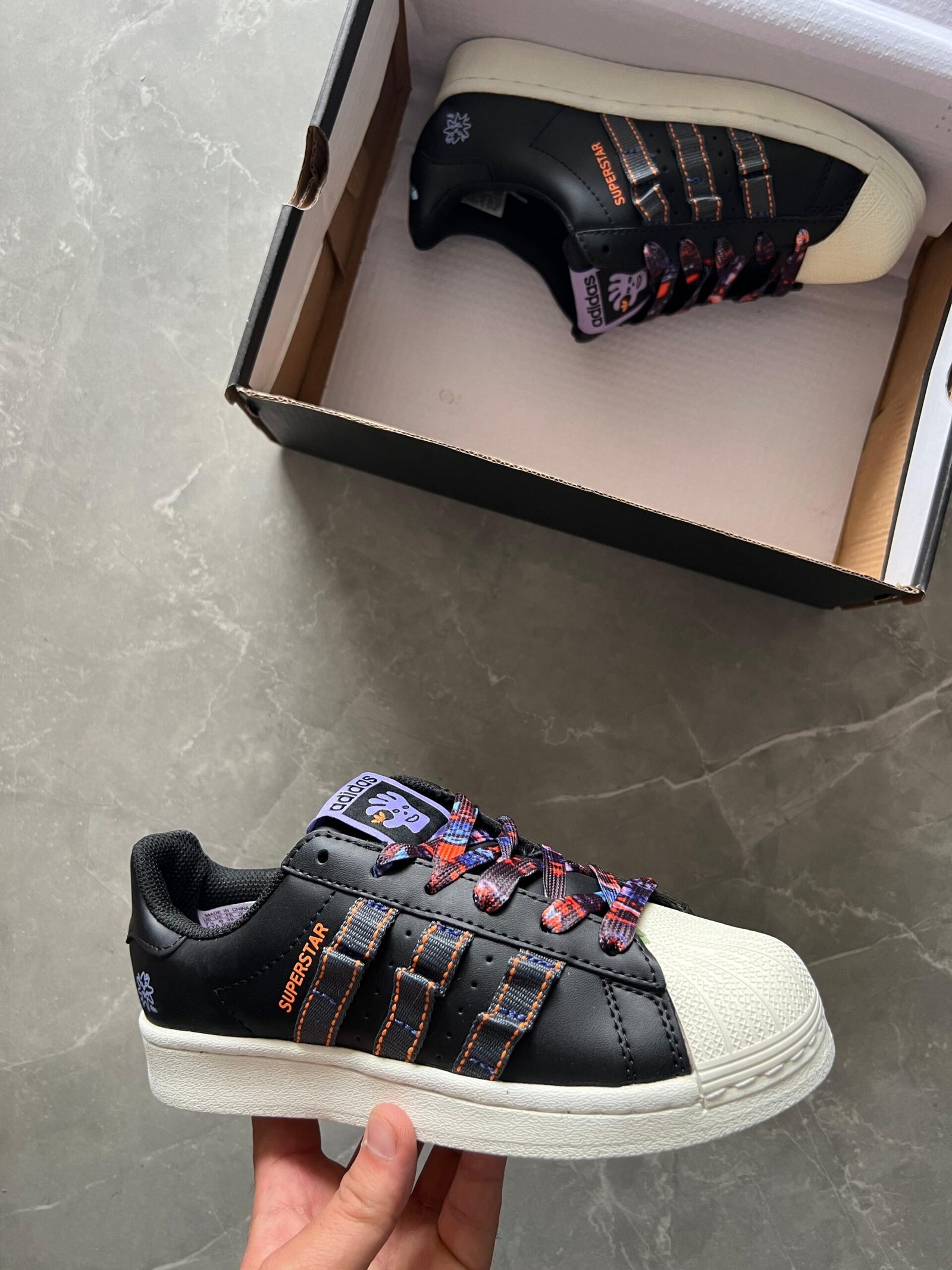 Adidas Superstar shoes (Unisex)