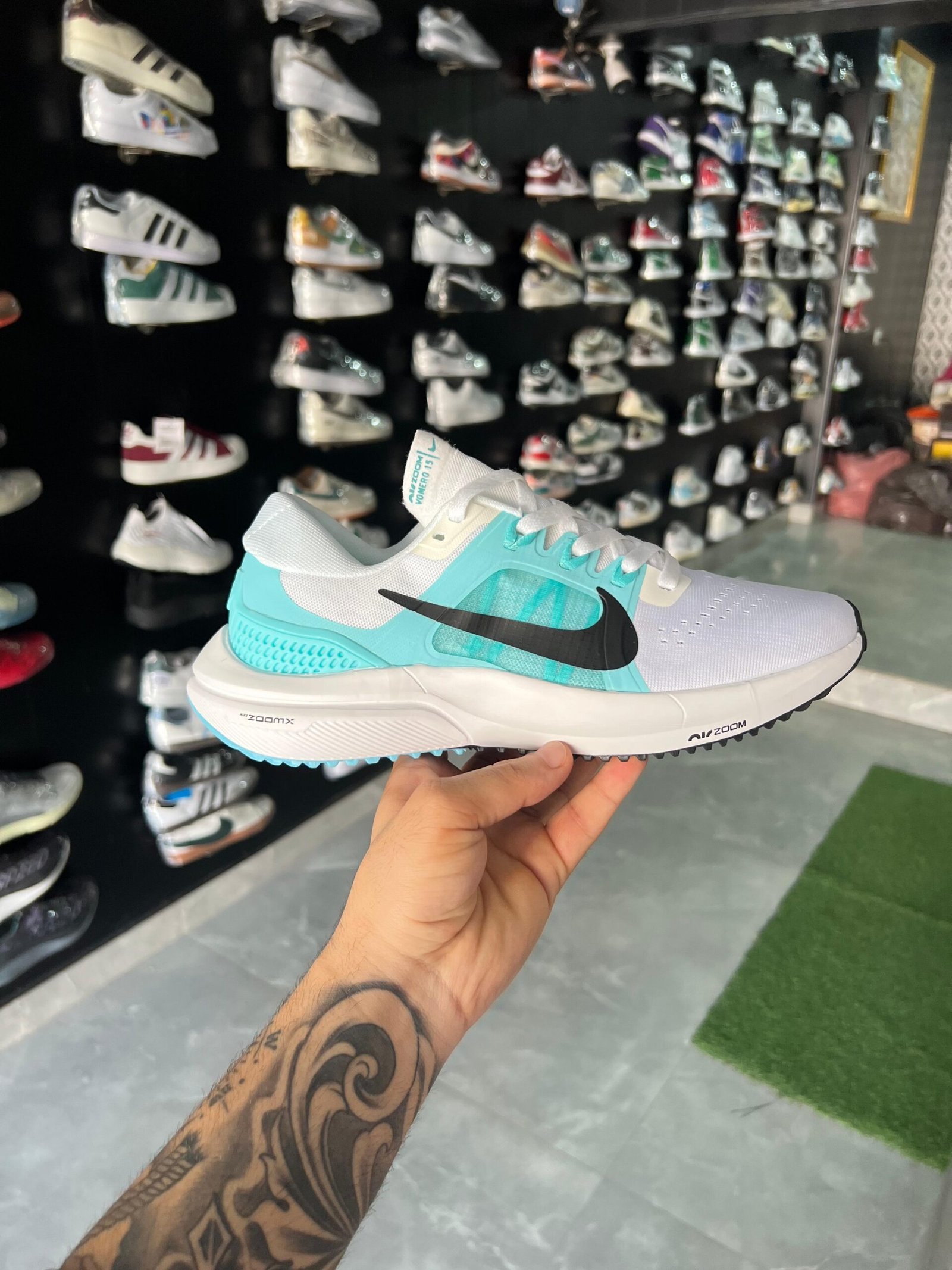 WhatsApp Image 2024-08-16 at 4.38.57 PM Nike Zoom Vomero 15 - (Blue)