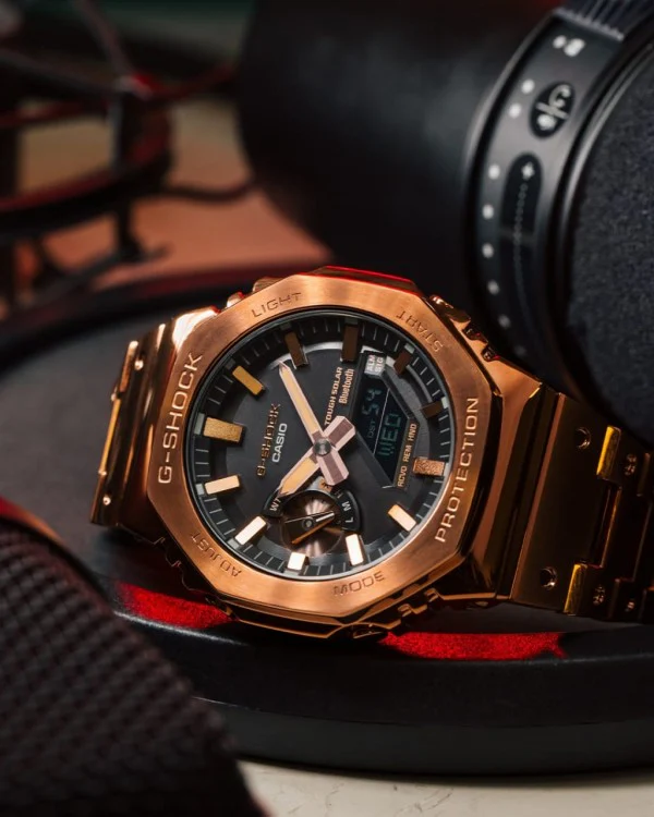 First Copy Casio G-Shock GM2100 - Gold and Black for Men