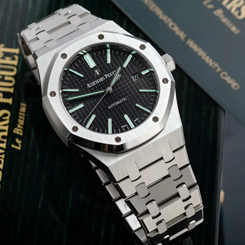 Audemars Piguet Royal Oak Jumbo 15400 Watch