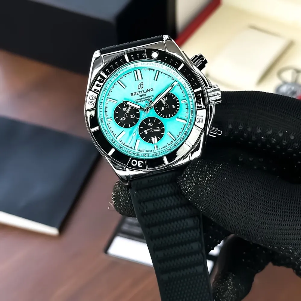 buy-classy-breitling-watch-for-men-flf382.webp