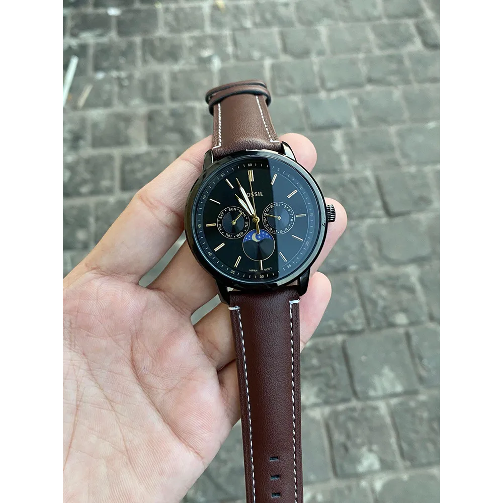 buy-classy-fossil-watch-for-men-sg8804.webp