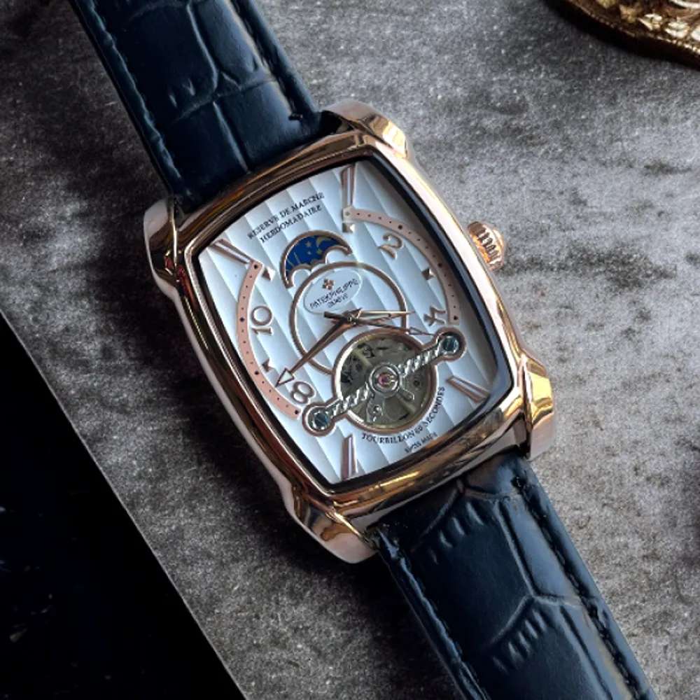 buy-classy-patek-philippe-watch-for-men-tw450.webp