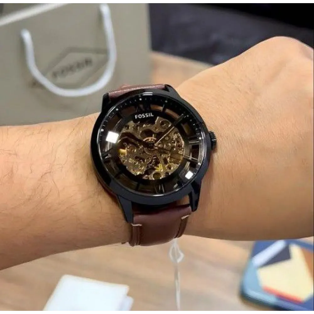 buy-luxurious-fossil-watch-for-men-dw221.webp