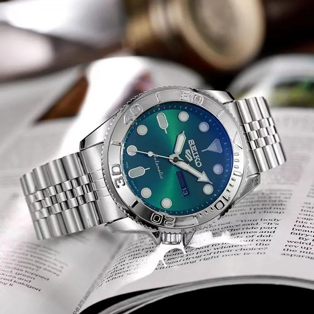 buy-trendy-seiko-watch-for-men-scp177.webp