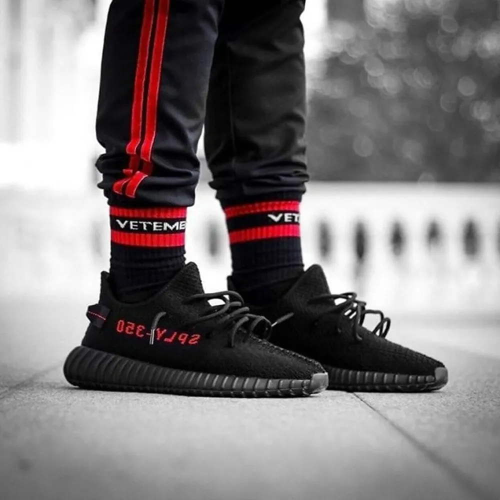 12-Adidas-yeezy-boost-350-bred-3199-2.webp