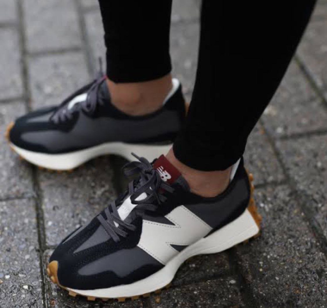 12-New-Balance-327-Black-3499-2.jpg