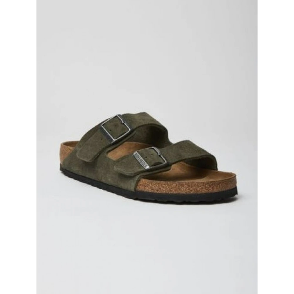 13-Birkenstock-Arizona-Olive-Suede-2600.webp