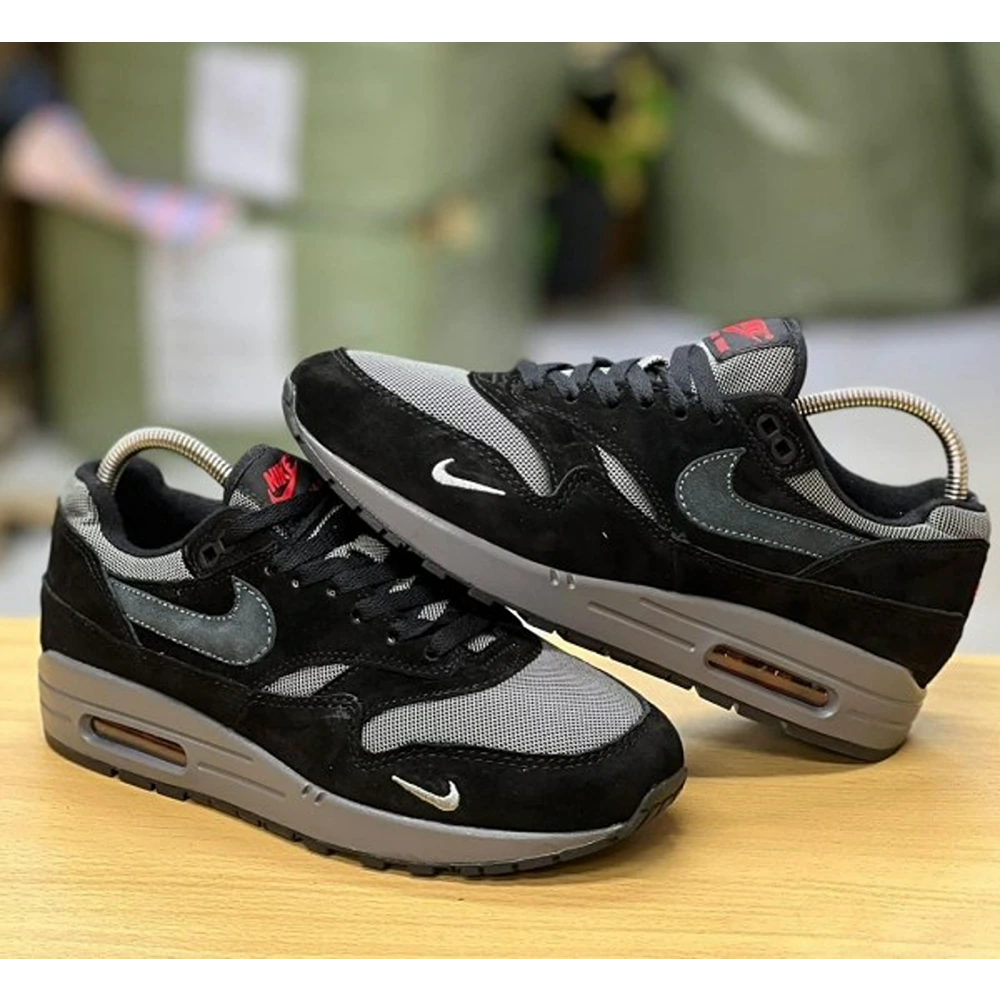2-Nike-airmax-1-dracula-Man-Shoes-3499-1.webp