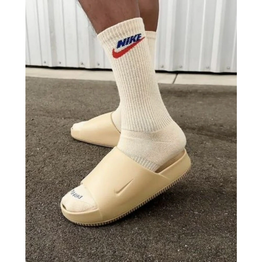 20-Nike-Calm-Slides-Beige-2100.webp