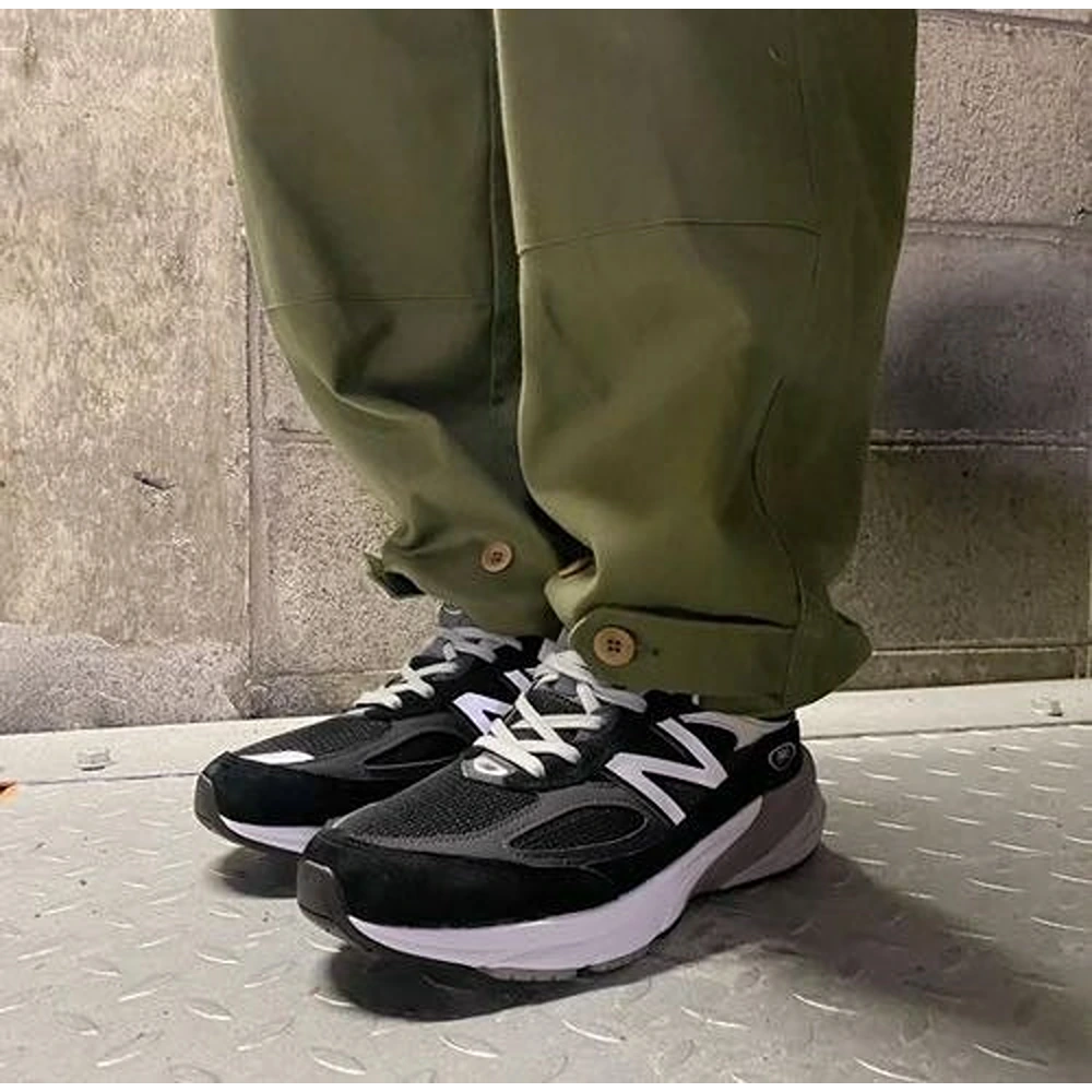 23-New-Balance-990-V6-Black-Grey-3399-3.webp