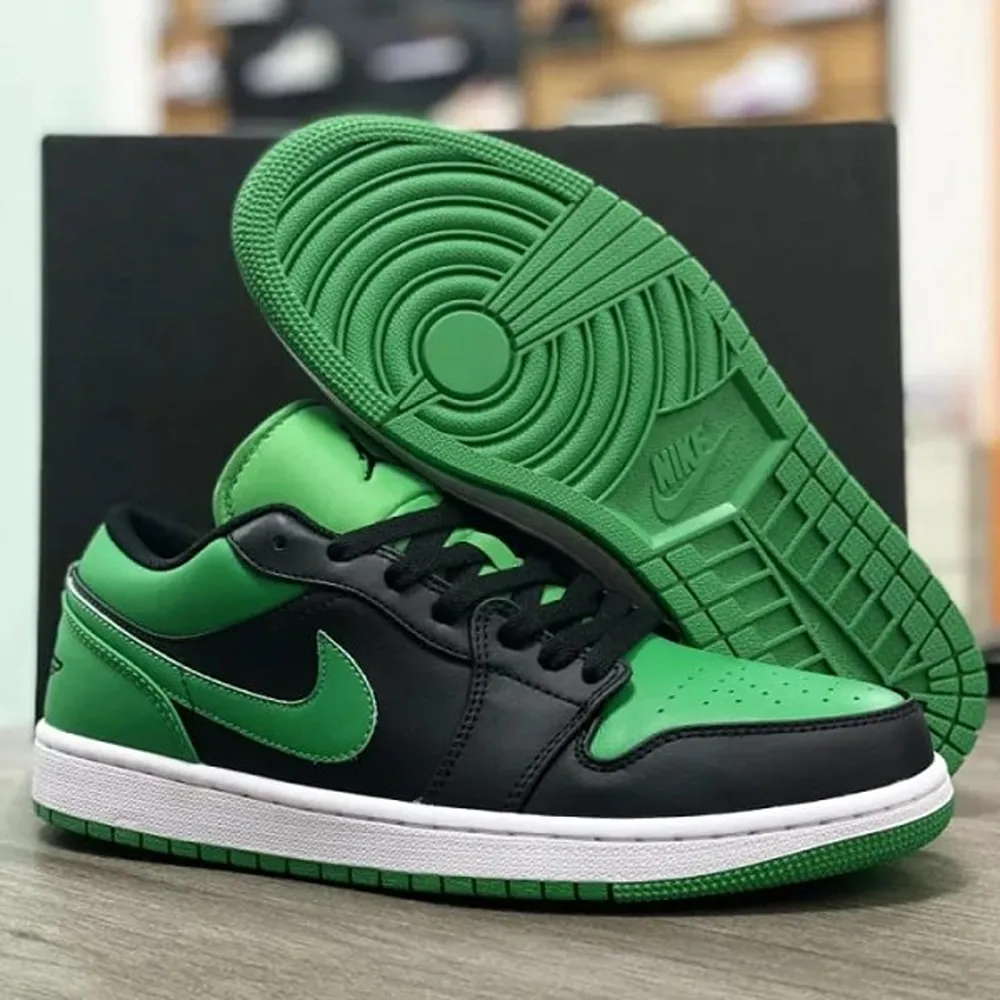 23-Nike-air-jordan-1-low-black-lucky-3899-2.webp
