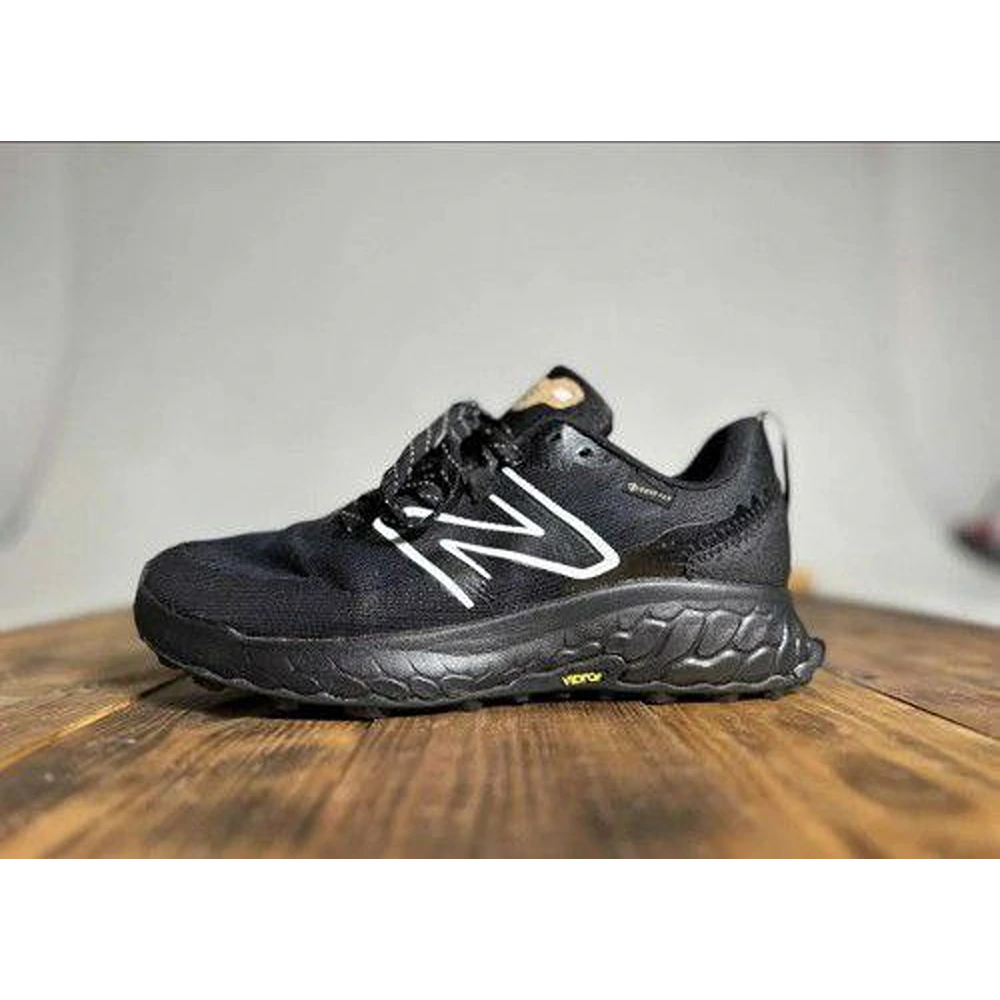 32-New-Balance-Fresh-Foam-X-Hierro-V7-Gore-Tex-Black-3599-1.webp
