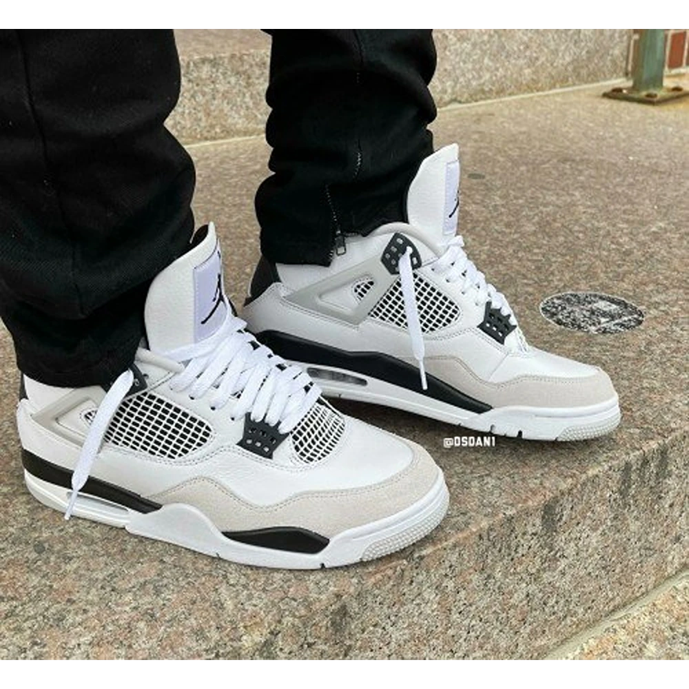 33-Jordan-Retro-4-Military-Black-3199-4.webp