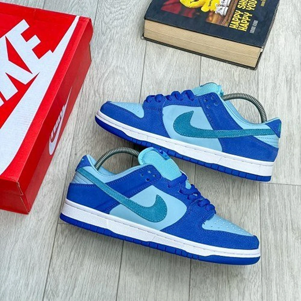 5-Nike-SB-Dunk-Low-Blue-Raspberry-2999-2.webp