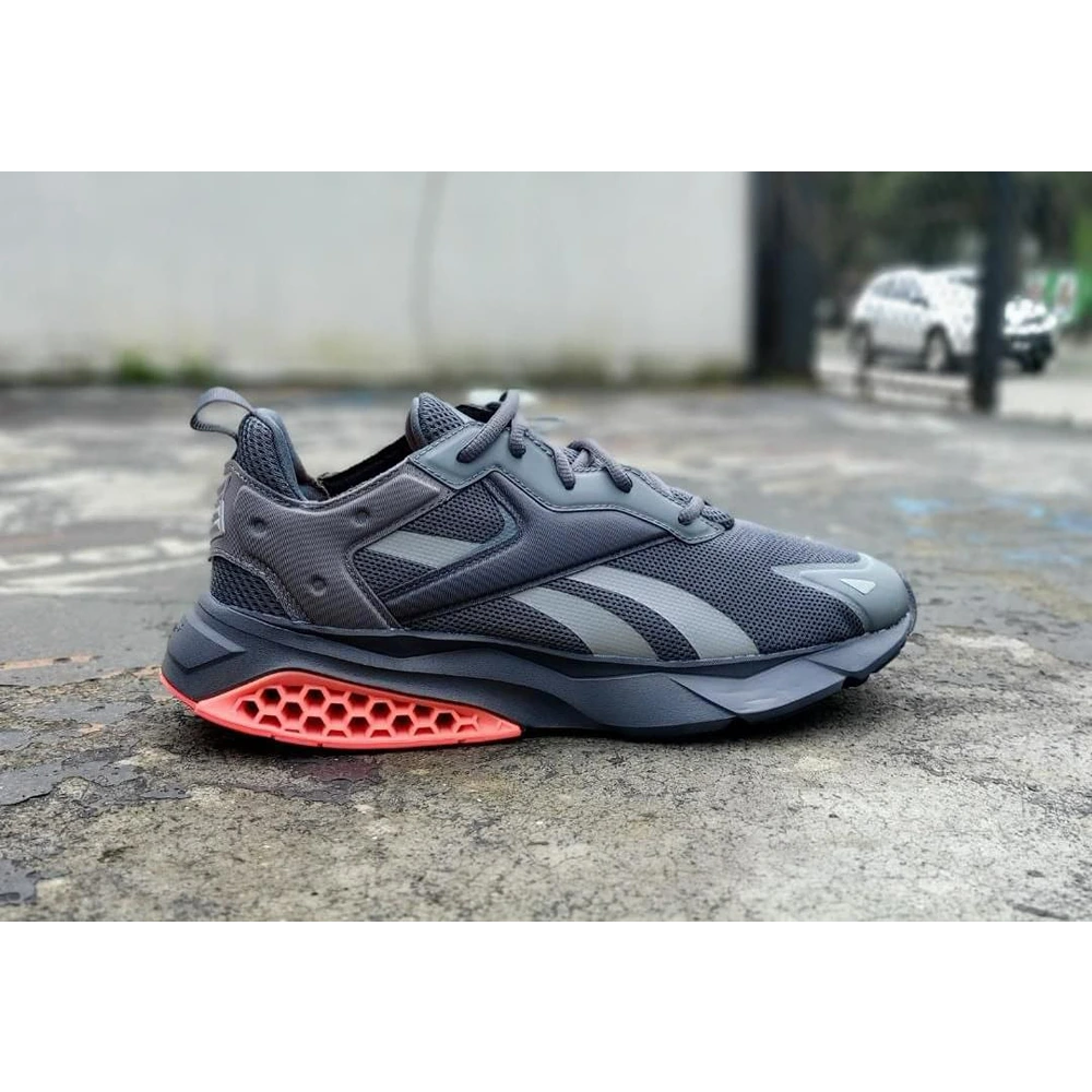 5-Reebok-Hexalite-Legacy-3800-2.webp