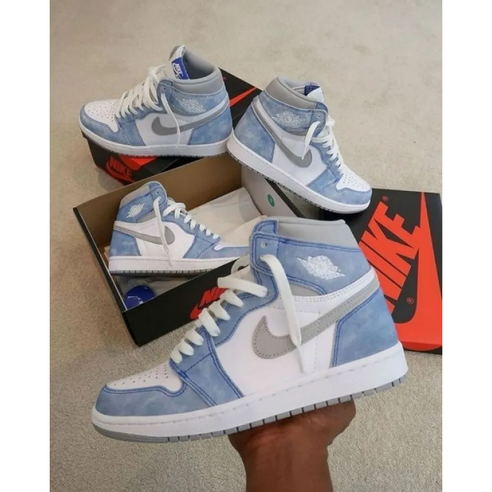 6-Nike-Air-Jordan-1-hyper-royal-3500-2.webp