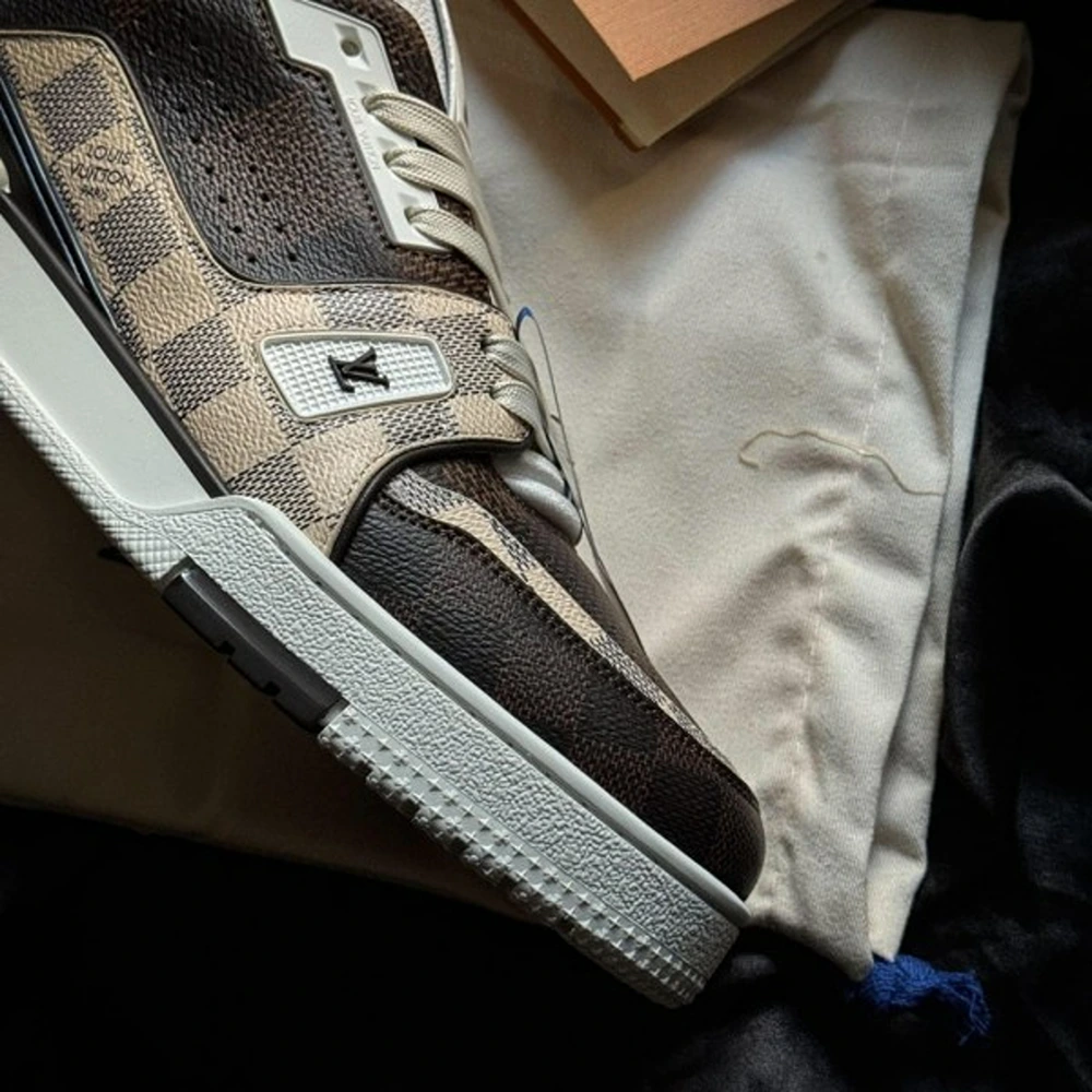 6-Nike-Air-lv-new-trainer-brown-3799-1.webp