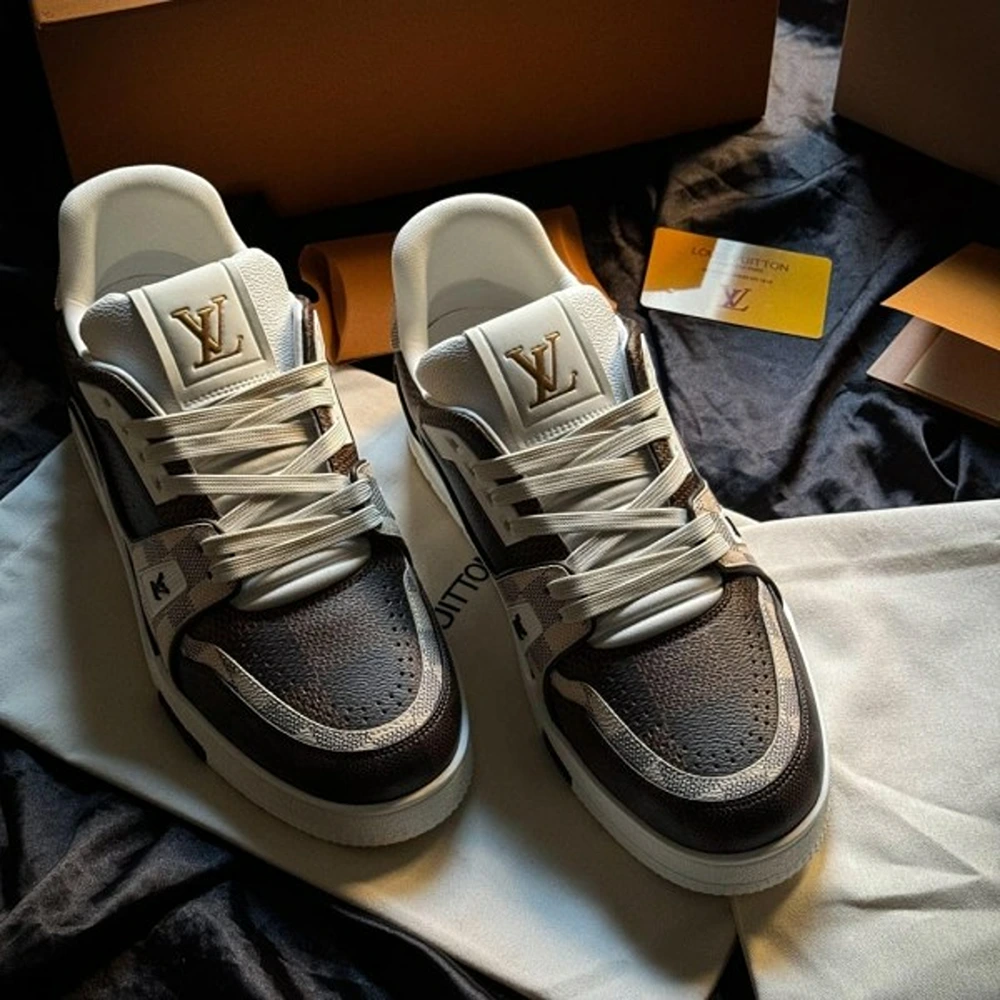 6-Nike-Air-lv-new-trainer-brown-3799-2.webp