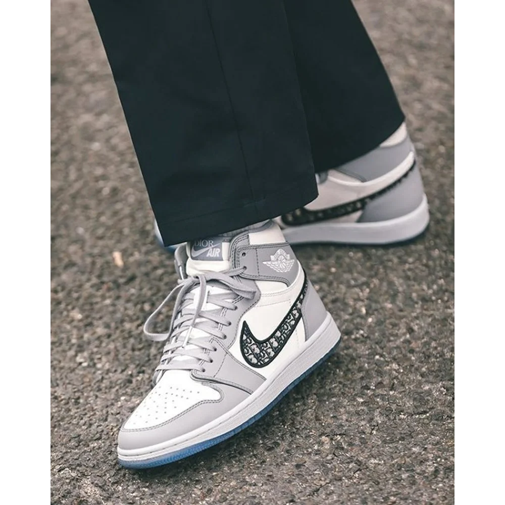 7-Nike-Air-jordan-retro-1-r-3099-1.webp