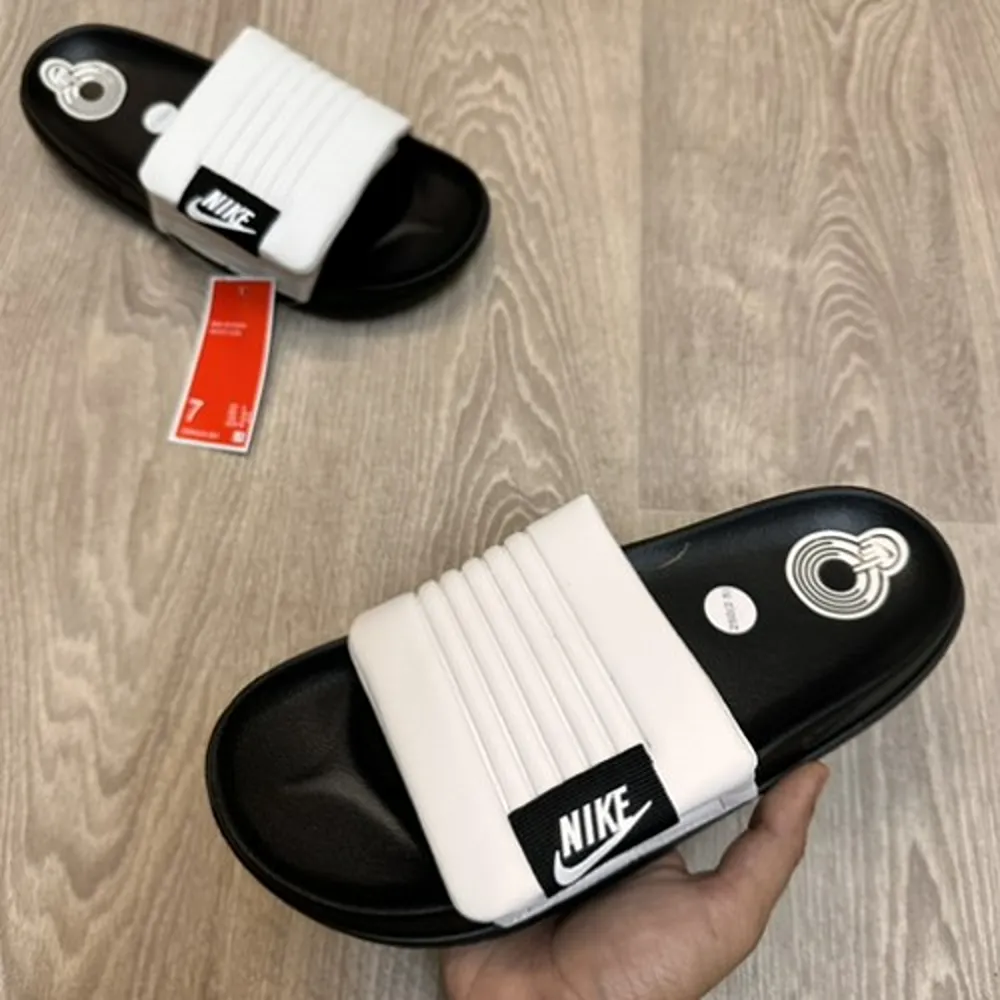 7-Nike-Offcourt-Adjust-White-Premium-Quality-Slides-2000-1.webp