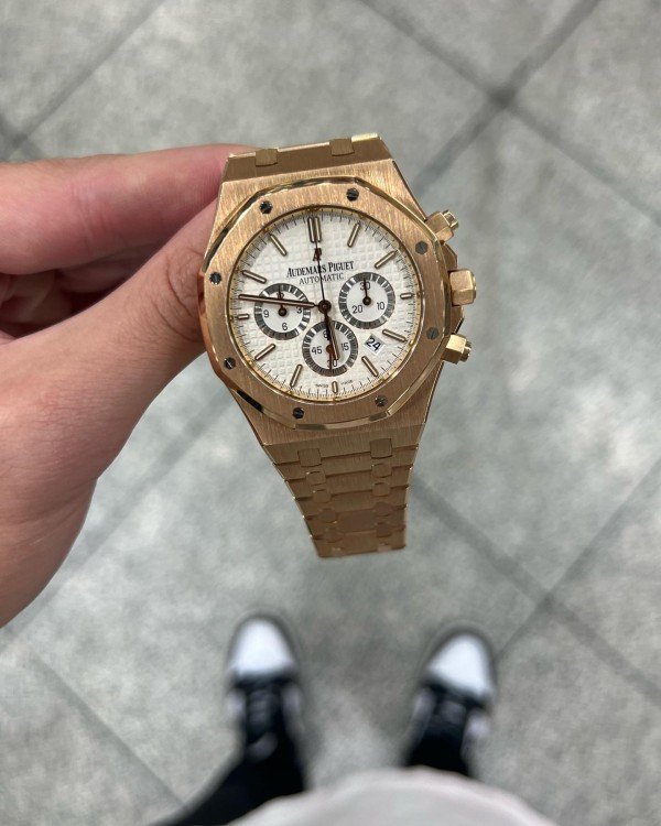 Audemars-pigue_t-royal-oak-chronograph-gold-1.jpg