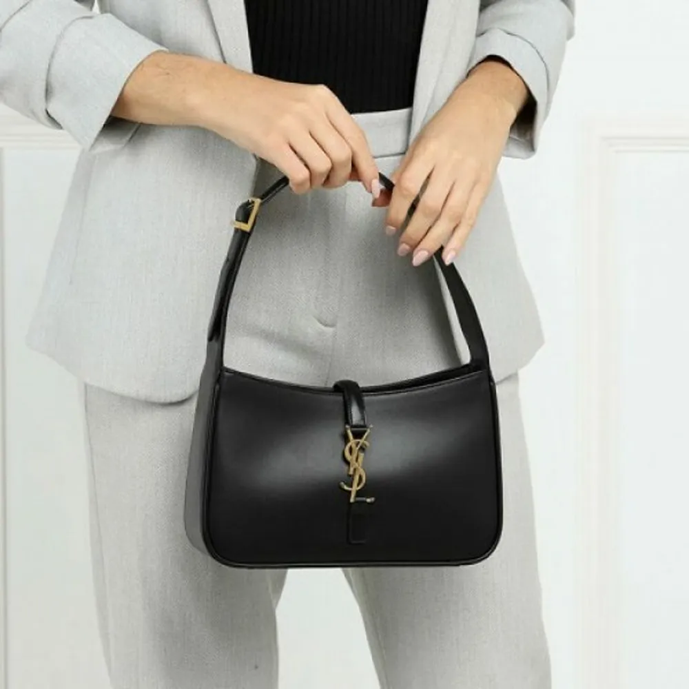 YSL-Saint-Laurent3199-1.webp