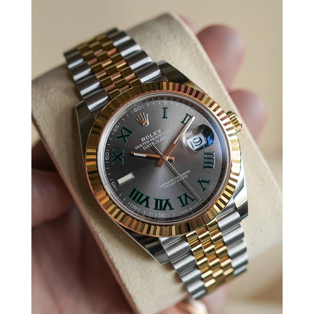 Mens-Rolex-Watch-With-Stainless-Steel-Belt-and-Date.jpg