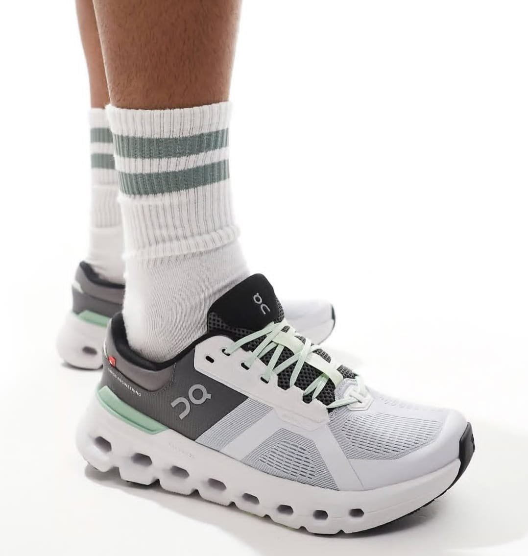 On Cloudrunner 2 Glacier Sage