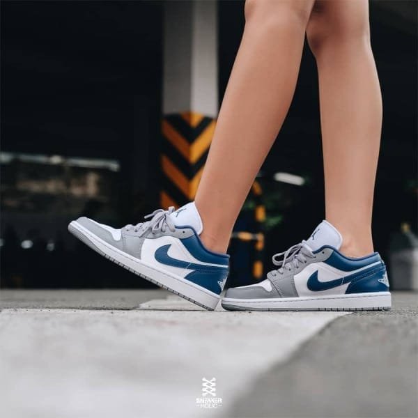 air-jordan-1-low-stealth-french-blue-dc0774-042-8-600x600-1.jpg