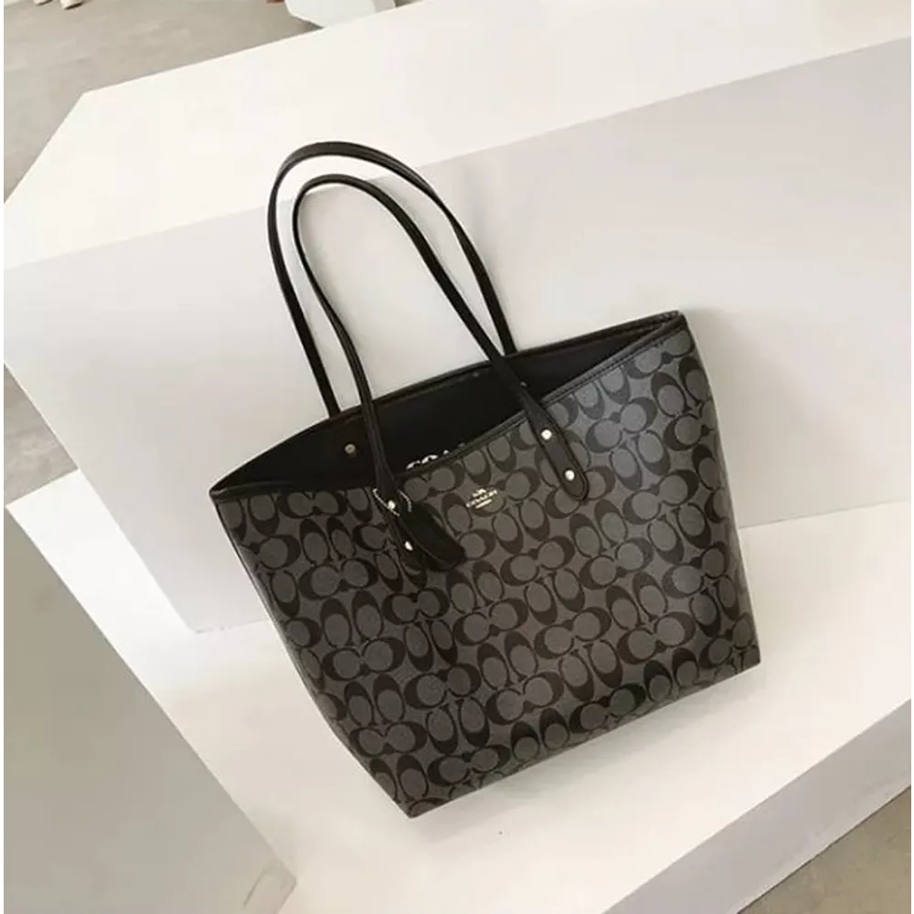 Coac_h-Signature-City-Tote-Bag-3199-d-2.webp