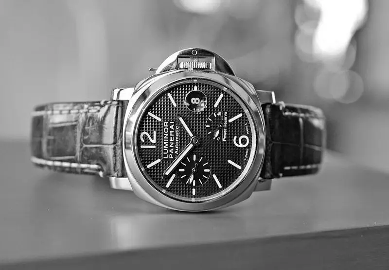 Luminor Panerai Power Reserve Automatic (2) Luminor Panerai Power Reserve Automatic