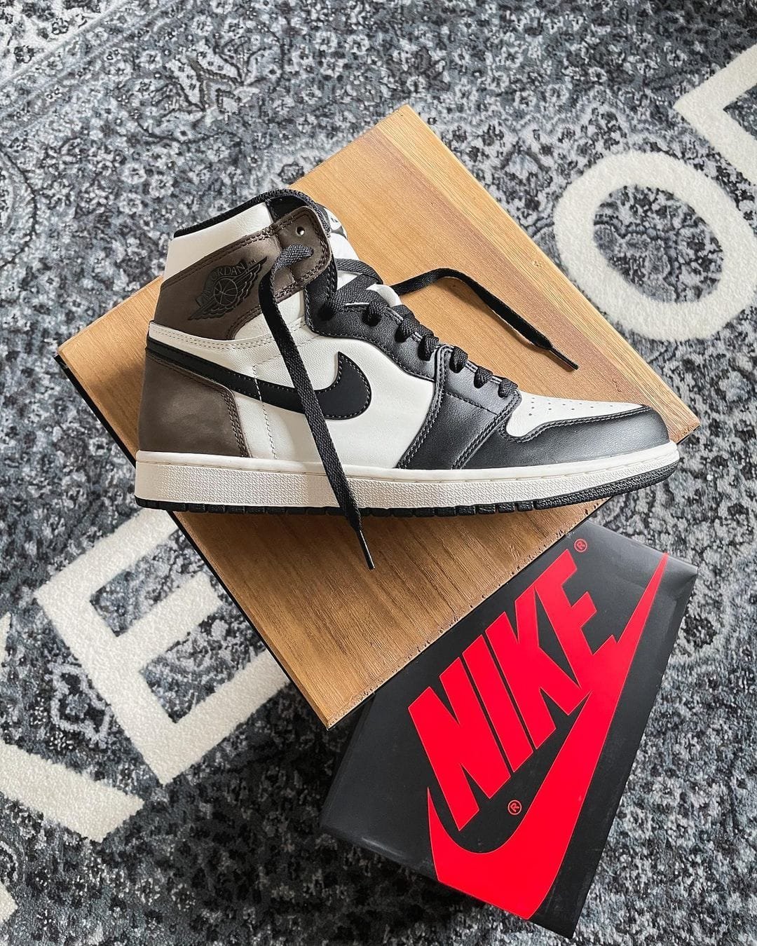 Nike Air Jordan 1 Retro High OG Dark Mocha Top UA (3) Nike Air Jordan 1 Retro High OG Dark Mocha Top UA