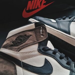 Nike Air Jordan 1 Retro High OG Dark Mocha Top UA