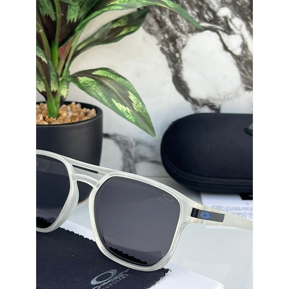 Oakley-Sunglasses-For-Men-White-Black-1.jpg
