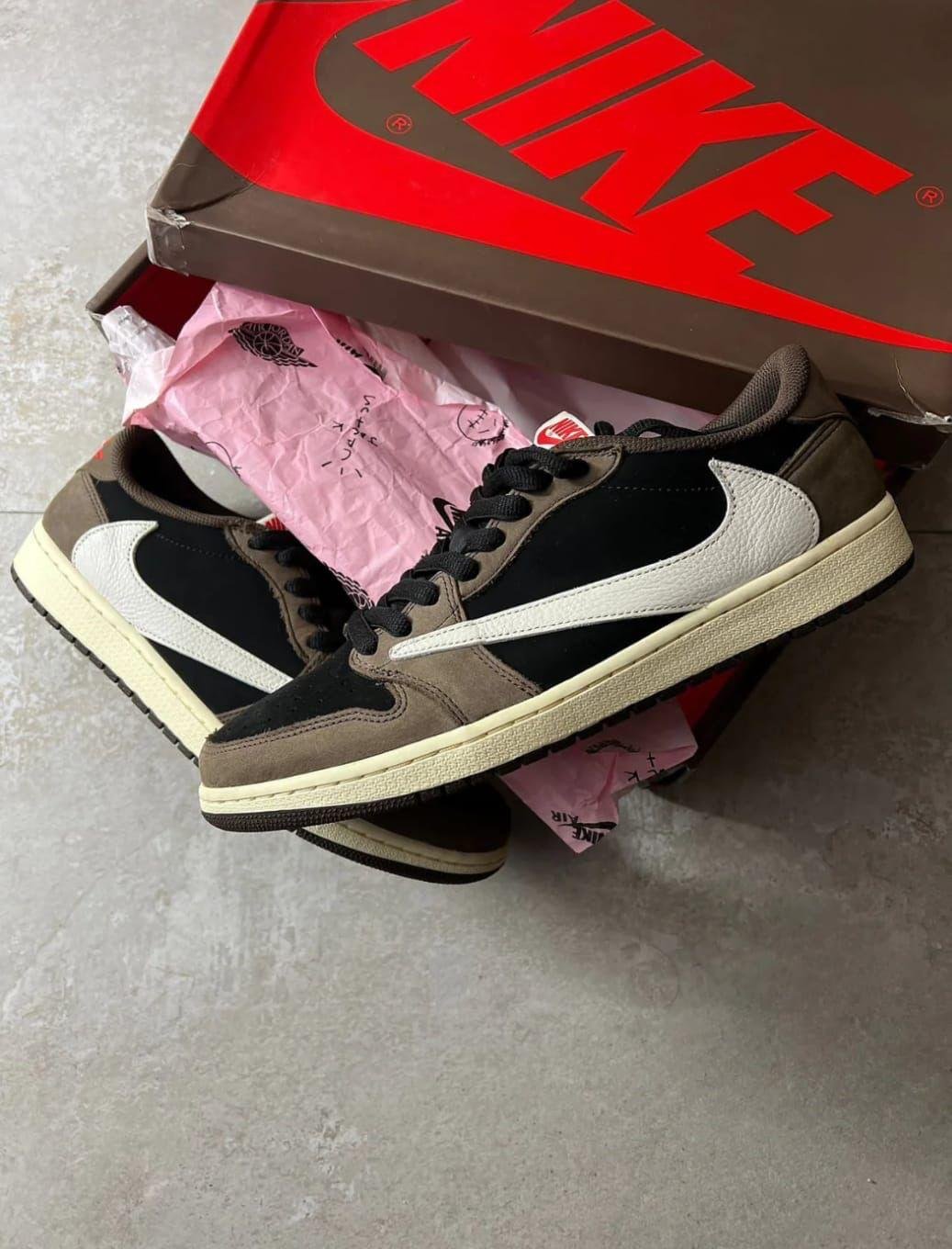 Travis Scott Air Jordan 1 Low OG Dark Mocha Semi UA (4) Travis Scott Air Jordan 1 Low OG Dark Mocha Semi UA
