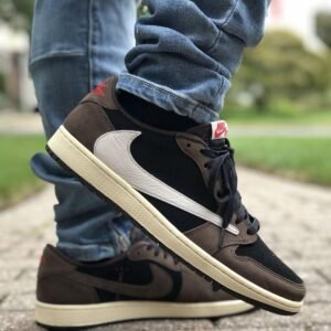 Travis Scott Air Jordan 1 Low OG Dark Mocha Semi UA