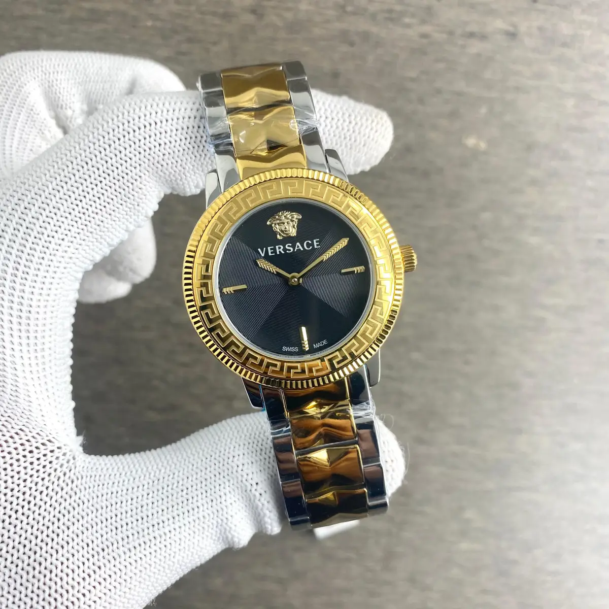 Versace Exquisite V-Tribute First Copy