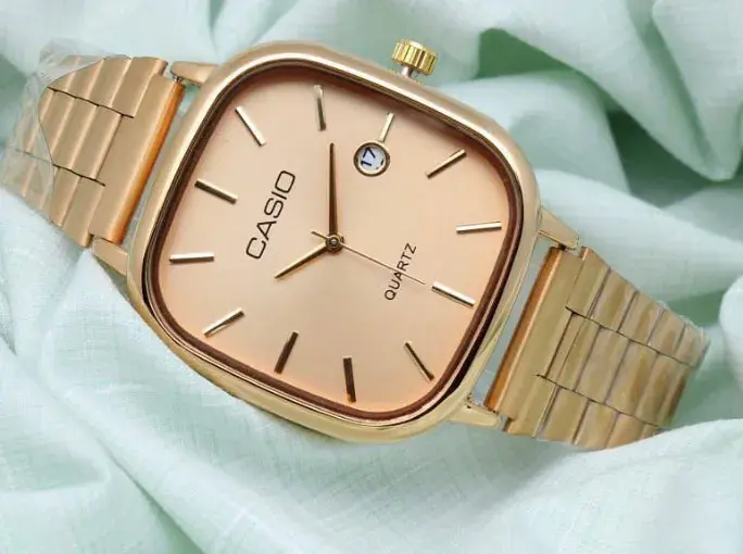Quartz Classic Rose Gold Watch For Men & Women - ( 35mm Dial Size )