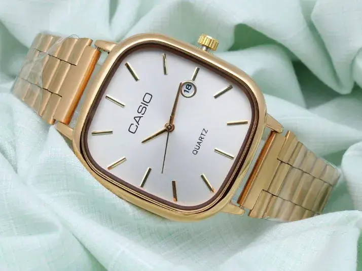 white dial watches - Quartz Classic Watch For Men & Women Gold and White
