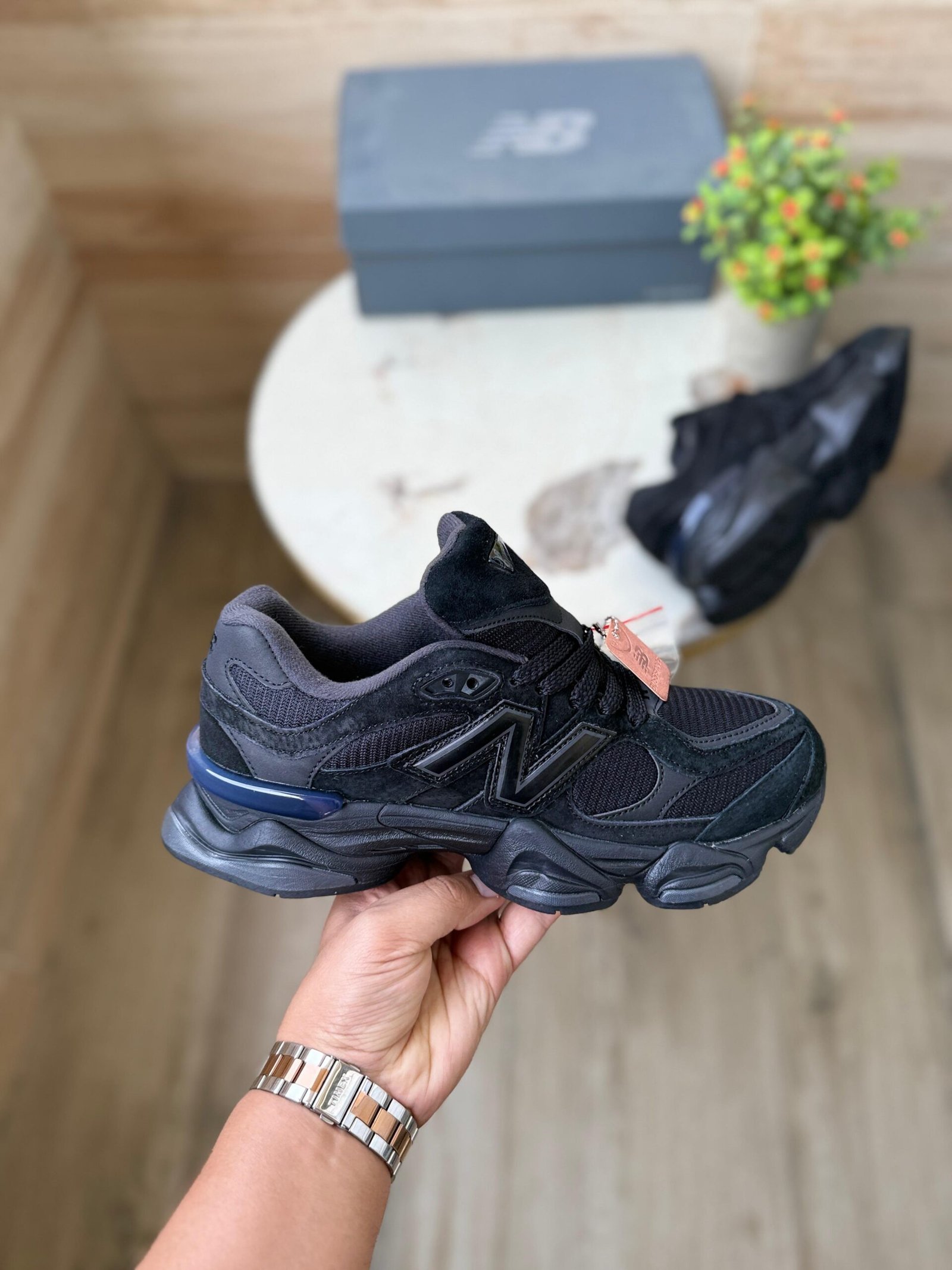 New Balance 9060 Triple Black (1)