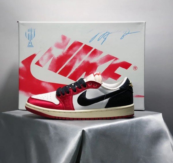 Nike Air Jordan 1 Low TROPHY ROOM Men Shoes (2)