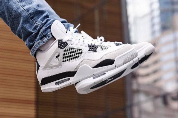Nike SB Air Jordan 4 Military Black